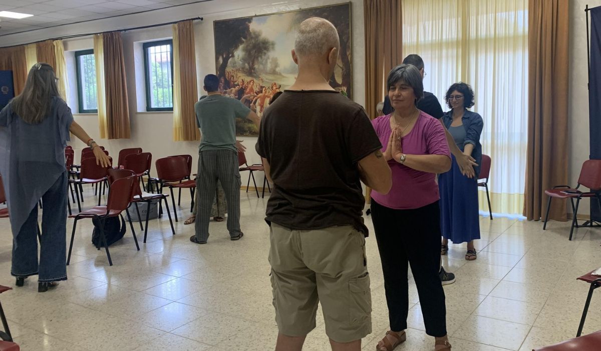 esercizio di gruppo durante il seminario di giugno sul perdono